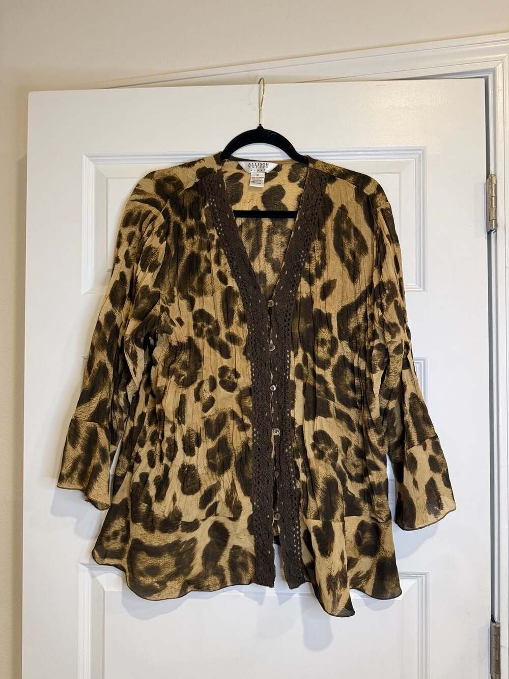 1X Vintage Allison Taylor Leopard Print Blouse with Crochet Detail